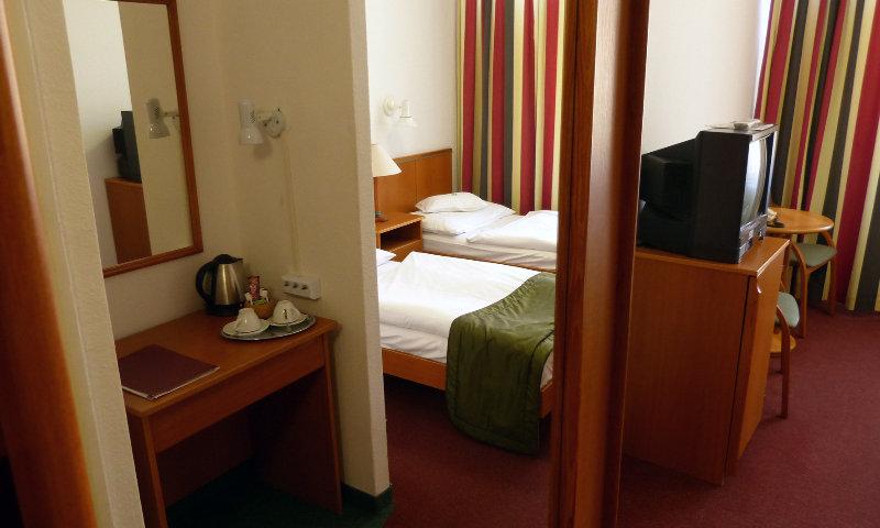 Hotel Griff Βουδαπέστη Δωμάτιο φωτογραφία