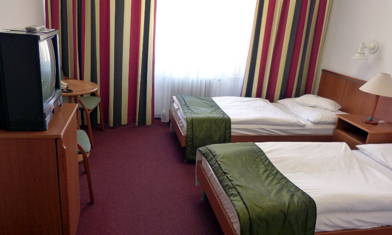 Hotel Griff Βουδαπέστη Δωμάτιο φωτογραφία