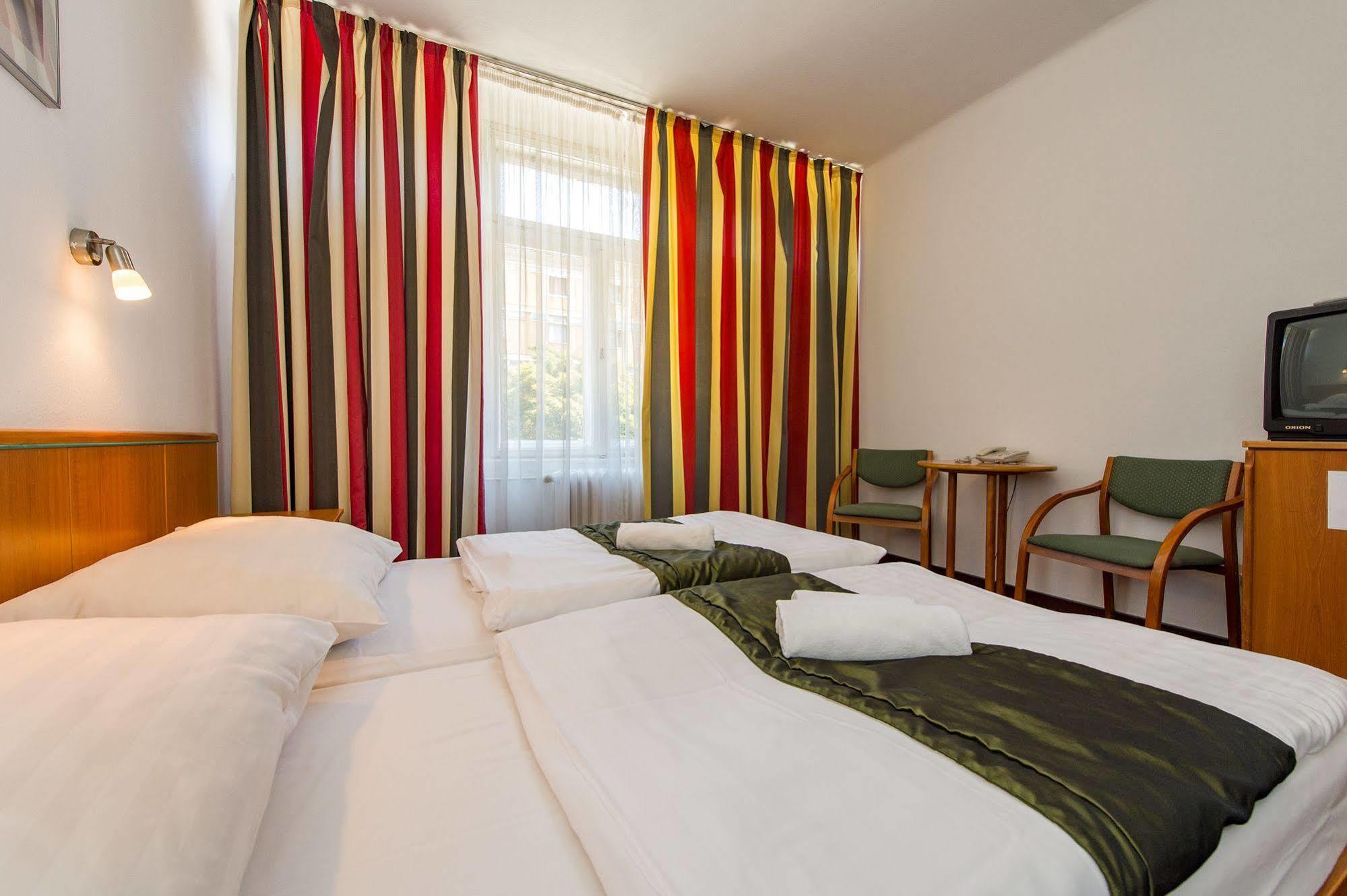 Hotel Griff Βουδαπέστη Εξωτερικό φωτογραφία