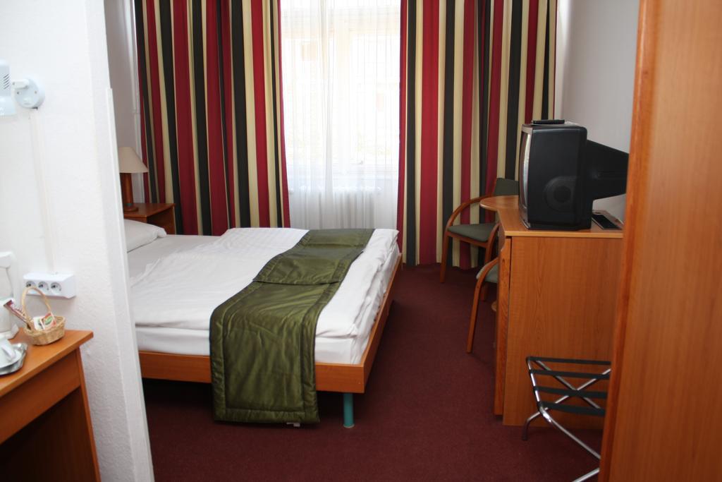 Hotel Griff Βουδαπέστη Εξωτερικό φωτογραφία