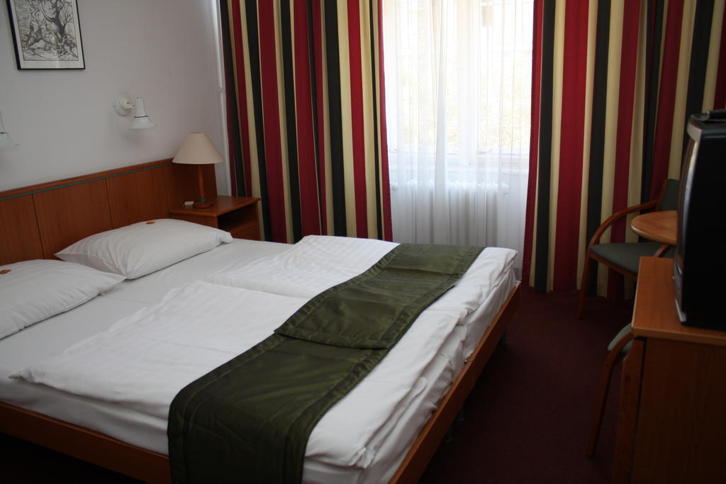 Hotel Griff Βουδαπέστη Εξωτερικό φωτογραφία